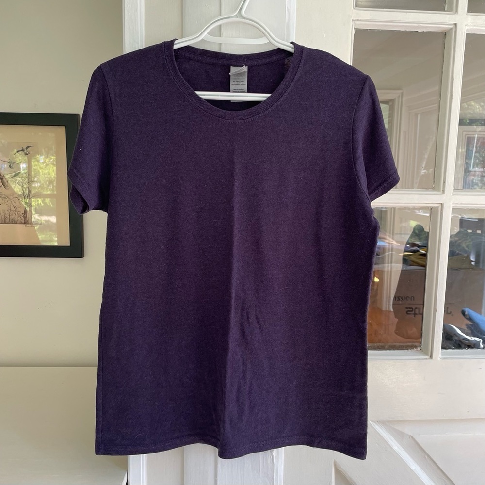Gildan Women's Tshirt